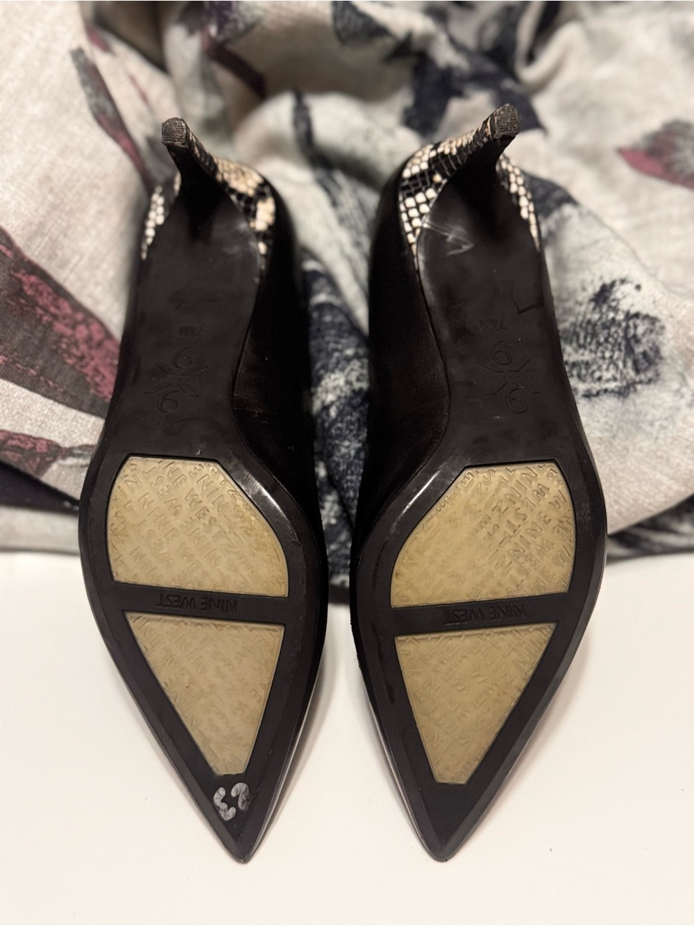 Nine West Black Pointed Toe Leather Pumps - Picture 3 of 3